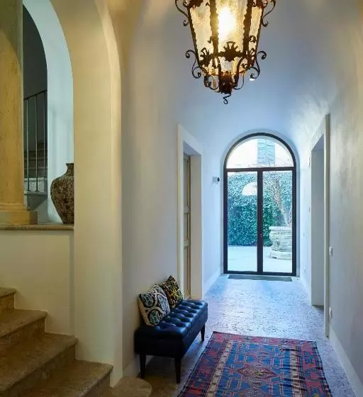 تختخواب و صبحانه Casa Gugù
