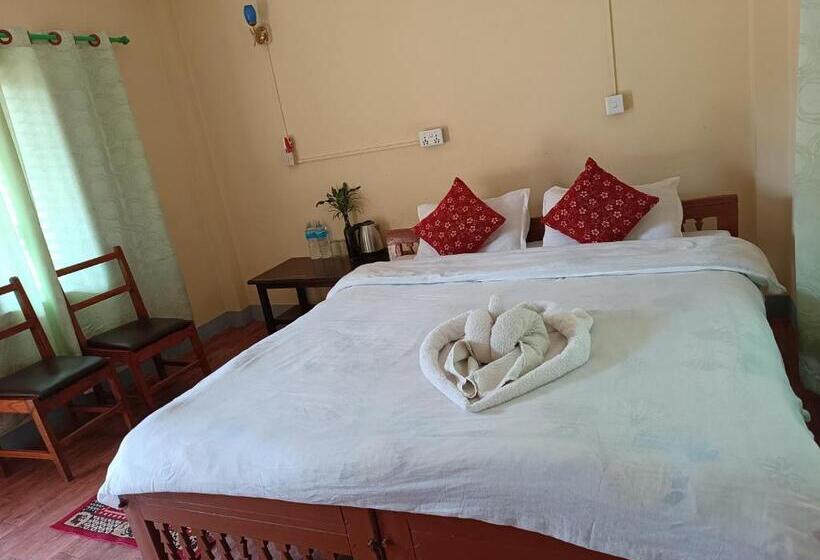 هتل Crocodile Safari Camp