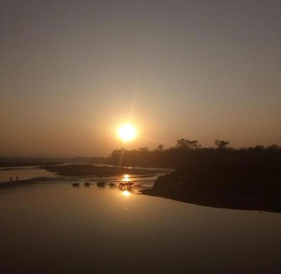 هتل Crocodile Safari Camp