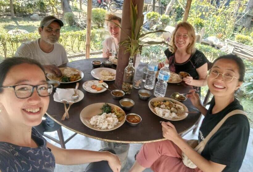 هتل Crocodile Safari Camp