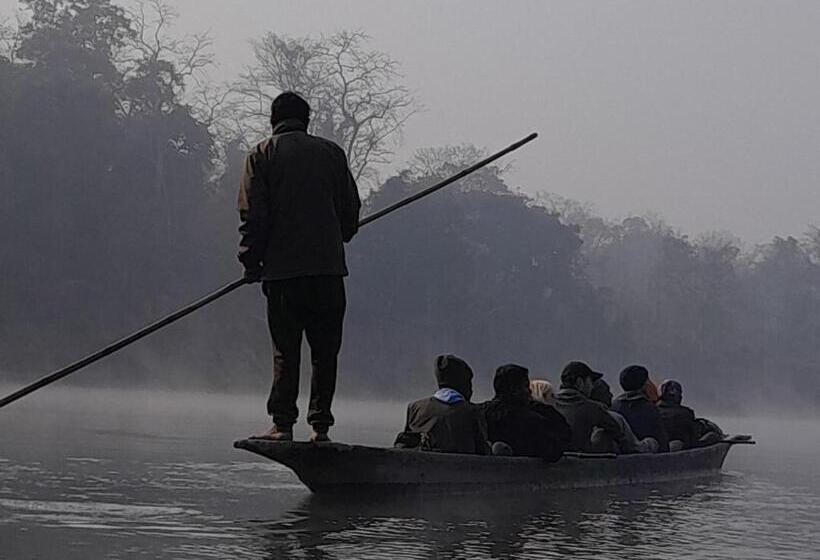 هتل Crocodile Safari Camp