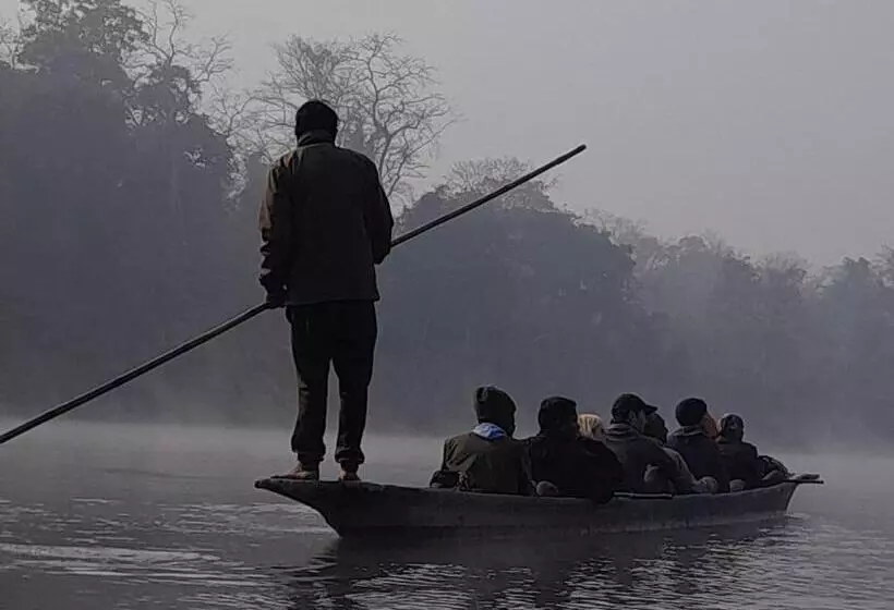 هتل Crocodile Safari Camp