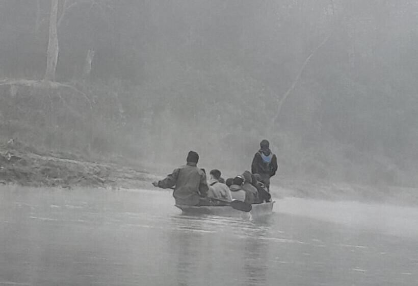 هتل Crocodile Safari Camp