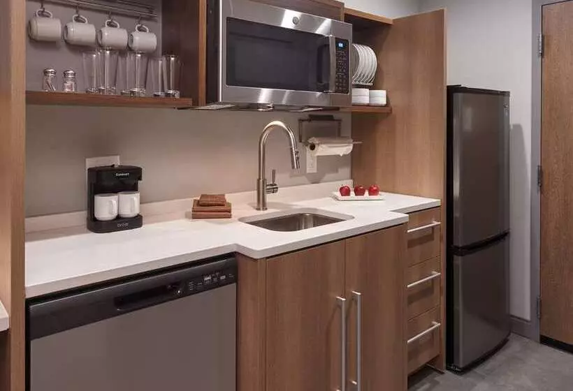 هتل Home2 Suites By Hilton Pompano Beach Pier