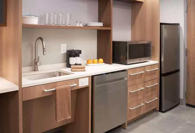 هتل Home2 Suites By Hilton Pompano Beach Pier