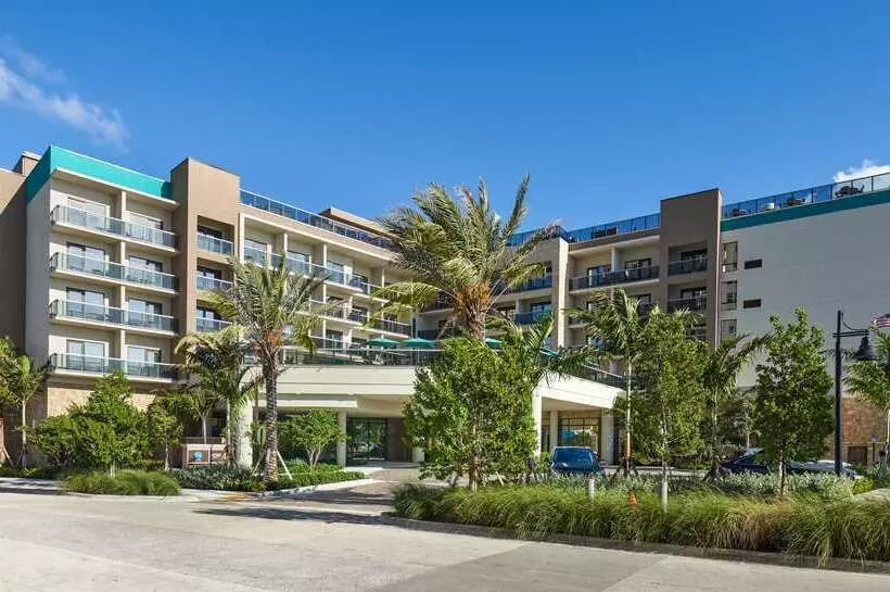 هتل Home2 Suites By Hilton Pompano Beach Pier