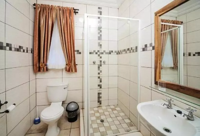 ホテル Ivory Tusk Lodge