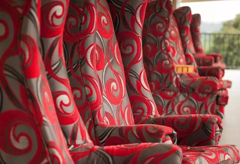 ホテル Ivory Tusk Lodge