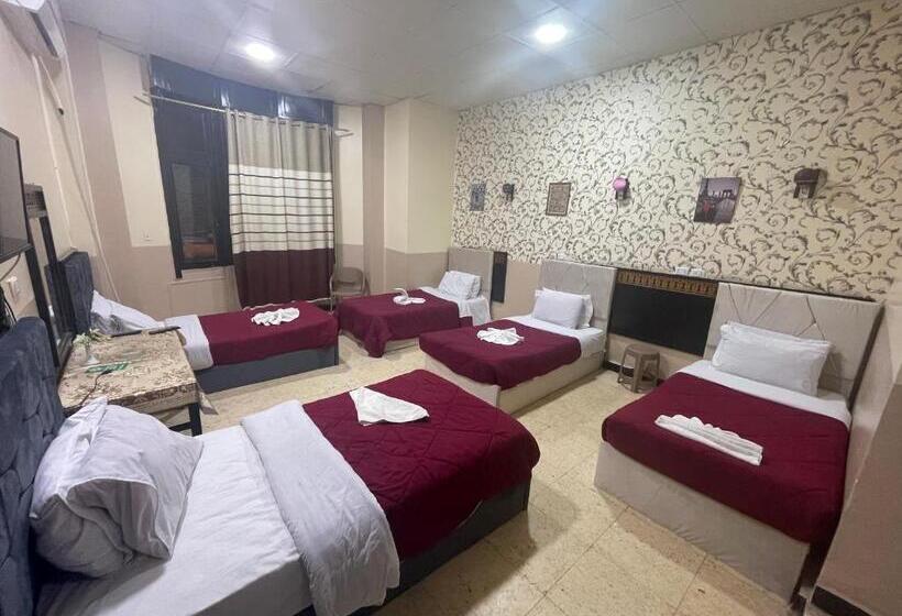 هتل One Season Hostel