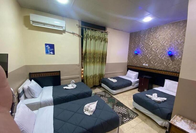 هتل One Season Hostel