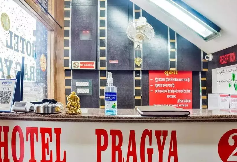 ホテル Oyo 77325  Pragya 2