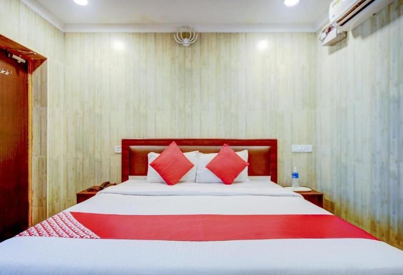Hotel Oyo 78960 Pleasant Stays