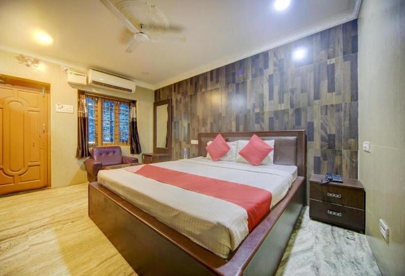 Hotel Oyo 78960 Pleasant Stays