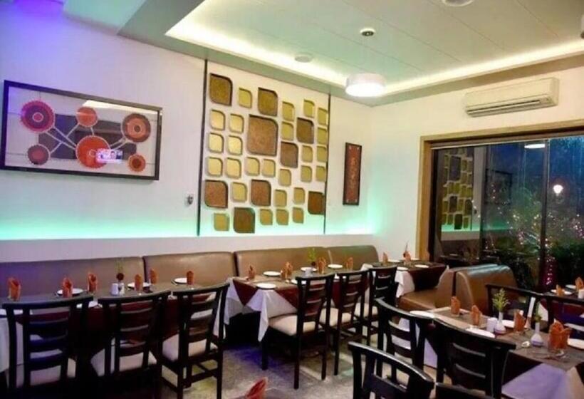 Szálloda Redwings Castle