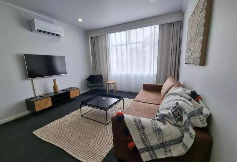 Hotelli The Sherwood