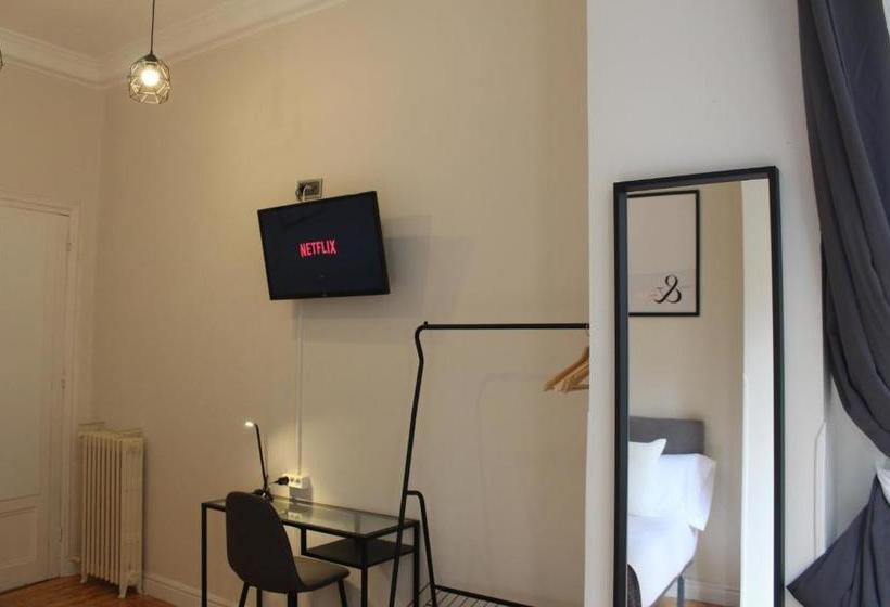 بنسيون Insidehome Catedral- Habitaciones Privadas En El Centro Con Cocina Compartida