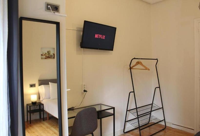 بنسيون Insidehome Catedral- Habitaciones Privadas En El Centro Con Cocina Compartida