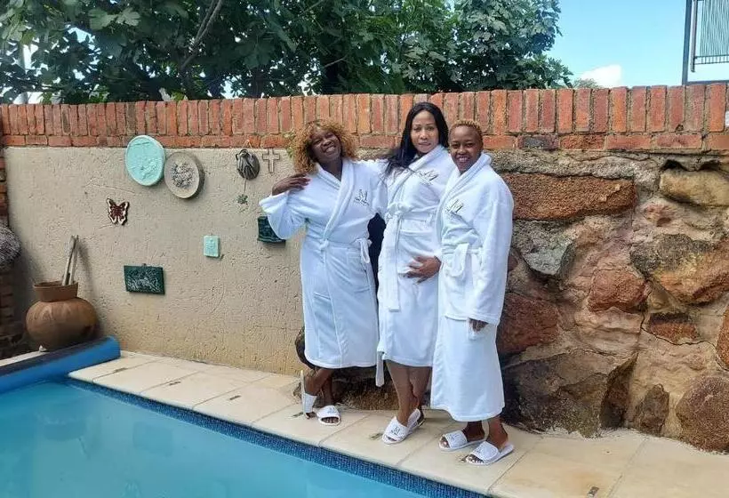 پانسیون Vaal Marina Guest House 655 Leervis