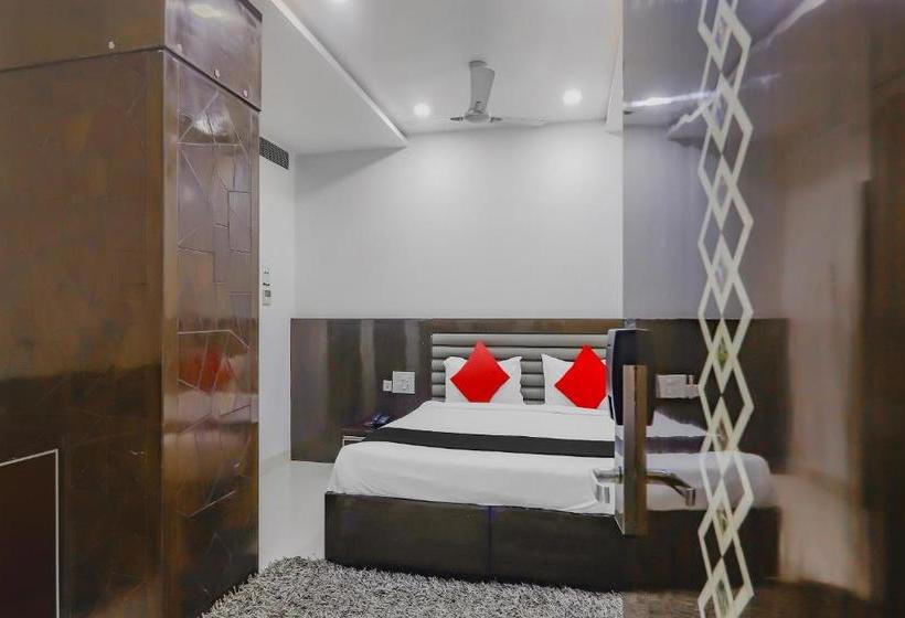 בית מלון כפרי Vaccinated Staff Capital O 78550 Star Inn By Hillside