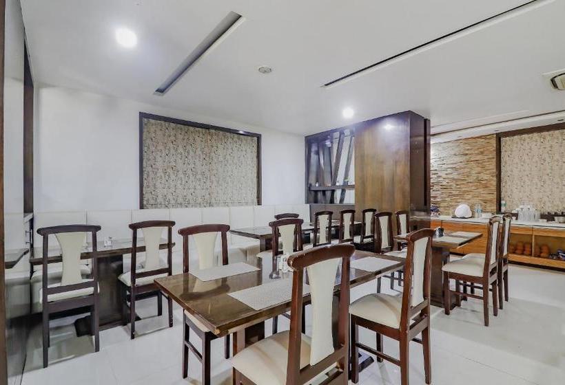 בית מלון כפרי Vaccinated Staff Capital O 78550 Star Inn By Hillside