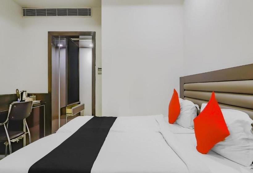 בית מלון כפרי Vaccinated Staff Capital O 78550 Star Inn By Hillside