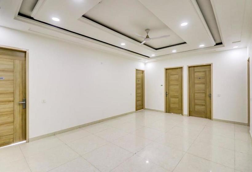 בית מלון כפרי Collection O 78812 Golden Place