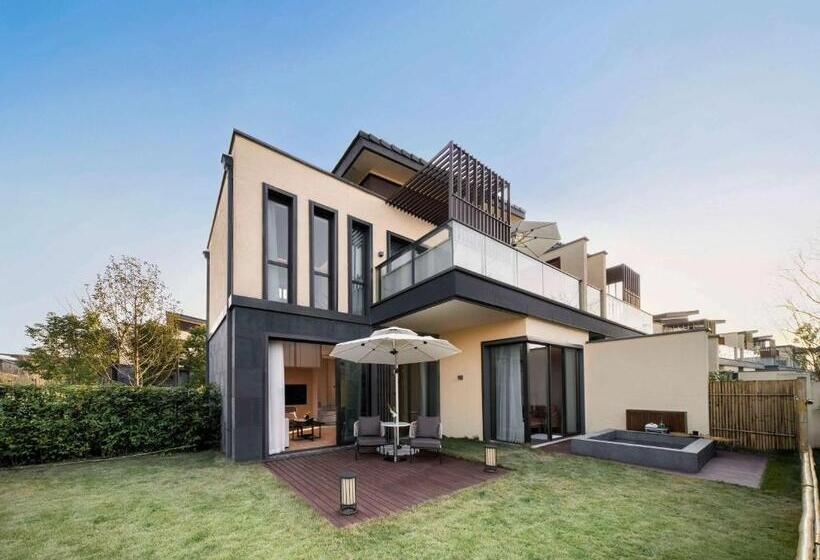 Hotel Ocean Spring Resort Chengdu Mgallery