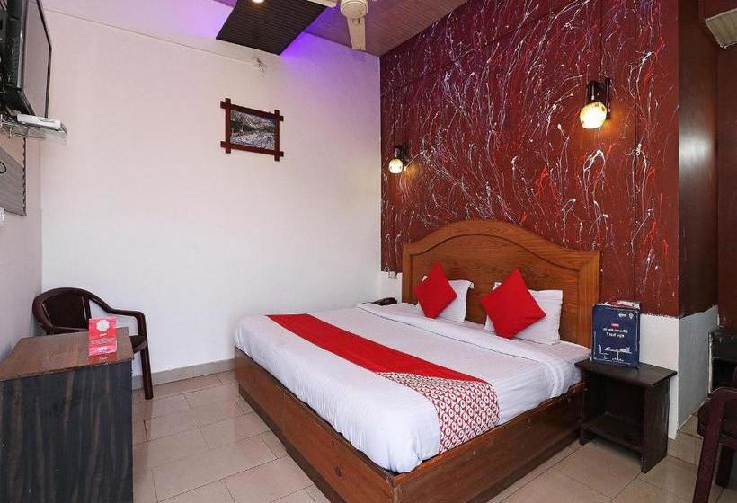 בית מלון כפרי Oyo 78391 Svr Lodge