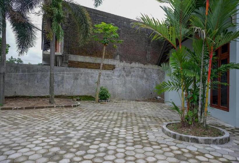 호텔 Reddoorz Plus Near Jogja City Mall 5