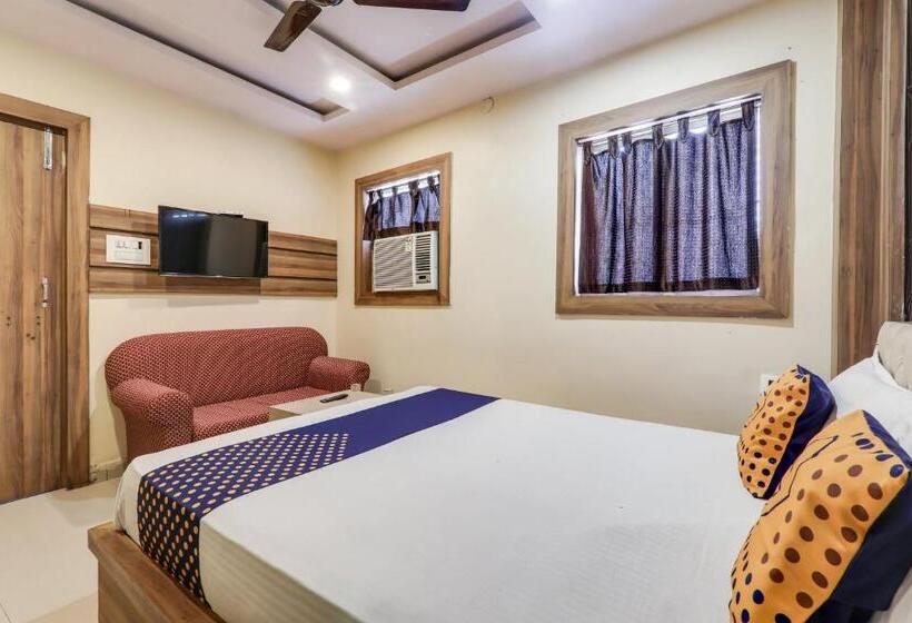 هتل Spot On 78479 Horas Regency