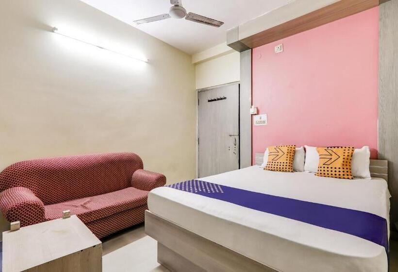 هتل Spot On 78479 Horas Regency