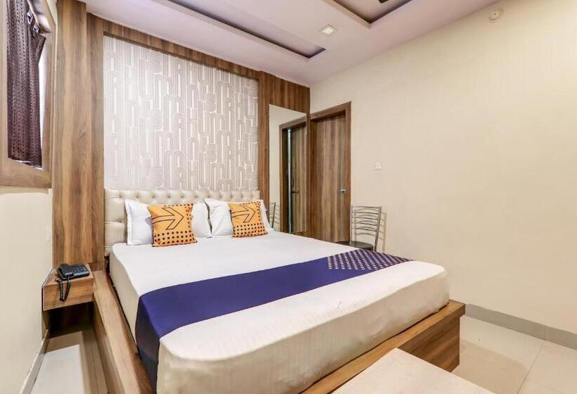 هتل Spot On 78479 Horas Regency