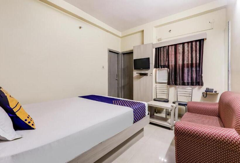 هتل Spot On 78479 Horas Regency