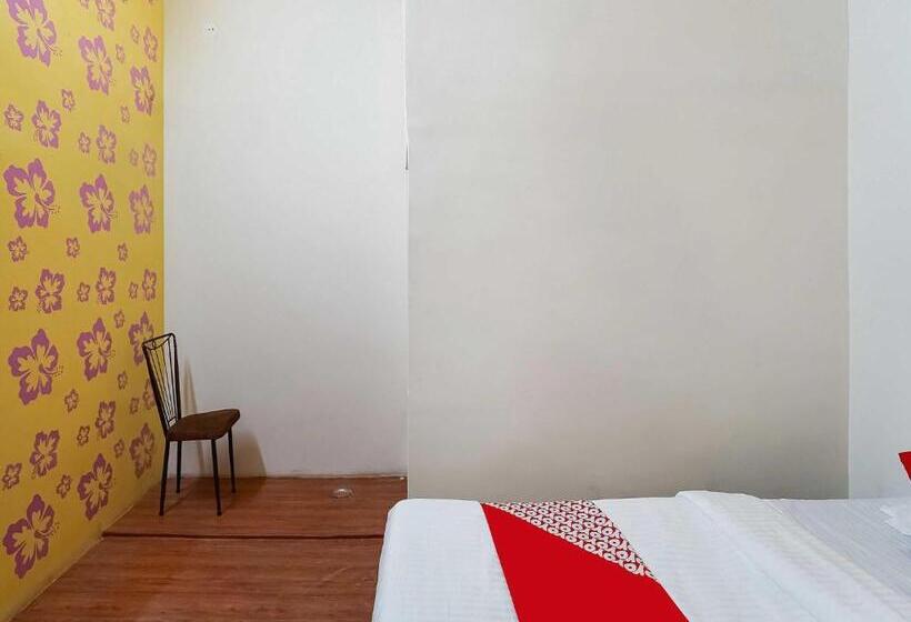 בית מלון כפרי The Golden Crown