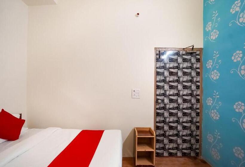 בית מלון כפרי The Golden Crown