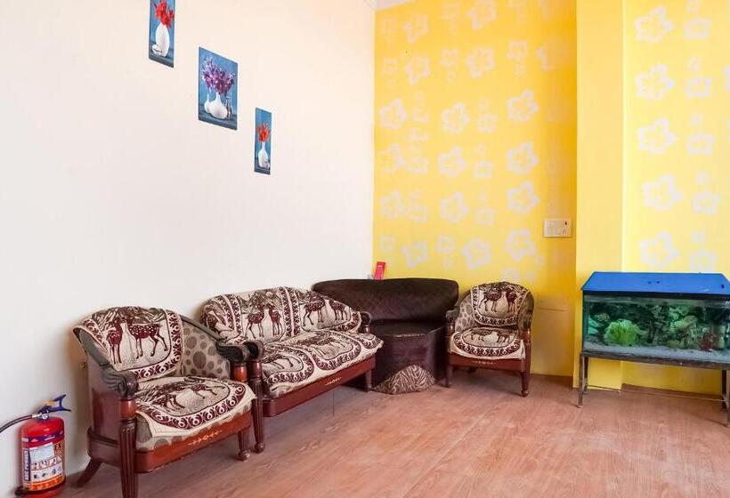 בית מלון כפרי The Golden Crown