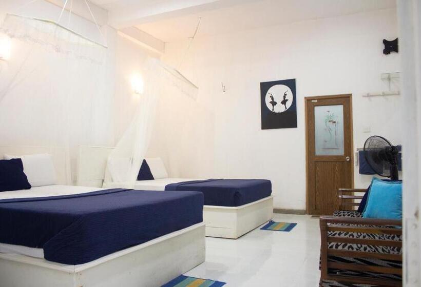 پانسیون Ella Walkers Nest