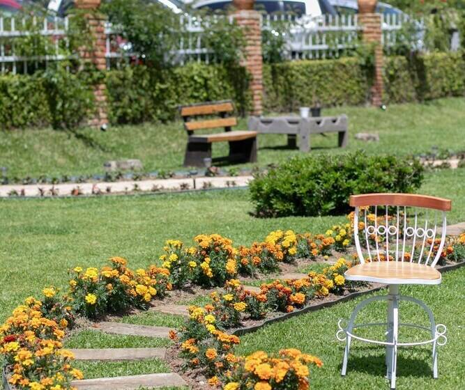 Pension Pousada Pink Village