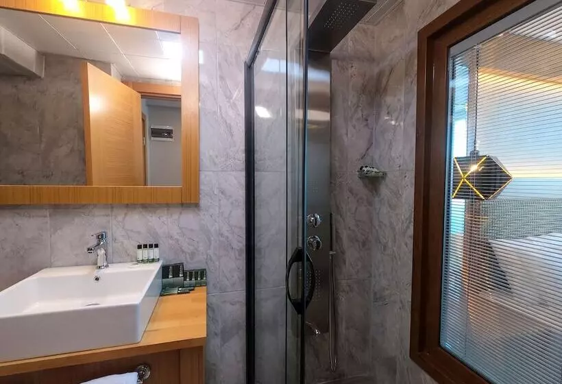 تختخواب و صبحانه The Green Park Hotel Sinop