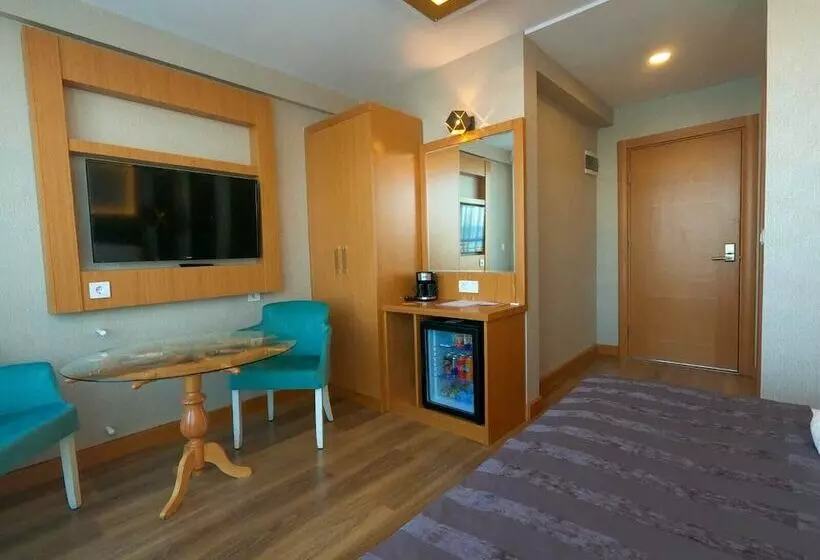 تختخواب و صبحانه The Green Park Hotel Sinop