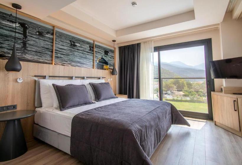 Maia Luxury Beach Hotel & Spa