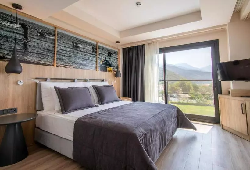 Maia Luxury Beach Hotel & Spa