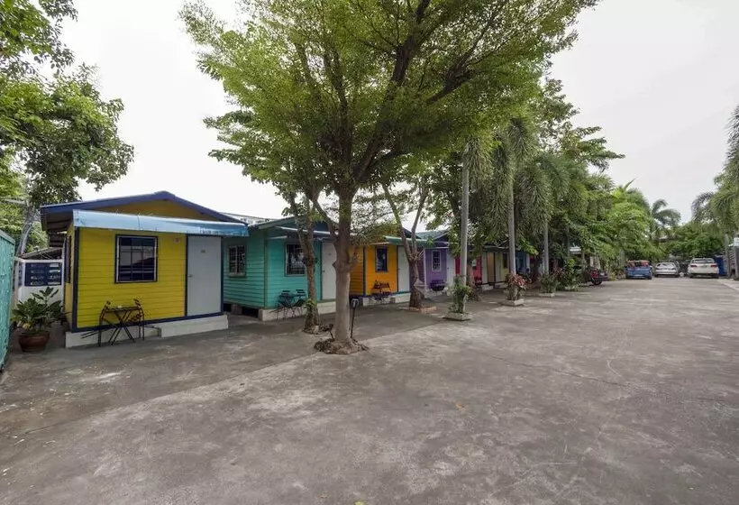 Hotelli Oyo 75322 Tha Burapa Resort Bangsean