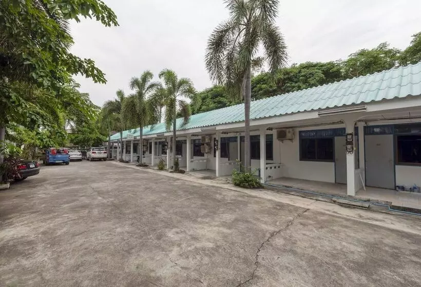 Hotelli Oyo 75322 Tha Burapa Resort Bangsean