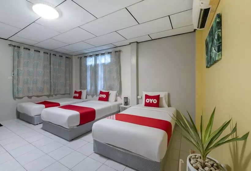 Hotelli Oyo 75322 Tha Burapa Resort Bangsean