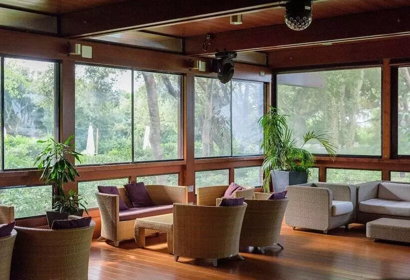 هتل Riva Degli Etruschi