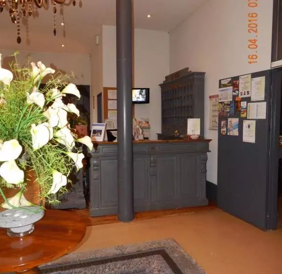 Отель Hôtel Du Parc