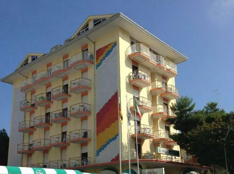 Hotel MaxiHeron & Hotel MiniHeron