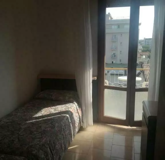 Hotel MaxiHeron & Hotel MiniHeron