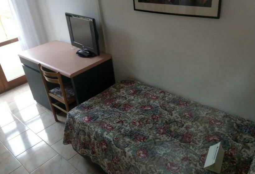 Hotel MaxiHeron & Hotel MiniHeron